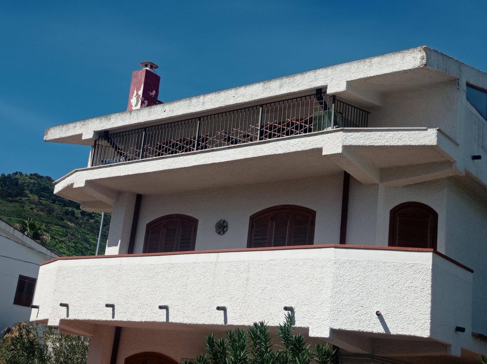 Villa Mansarda Con Terrazzo Vista Mare Oliveri Esterno foto